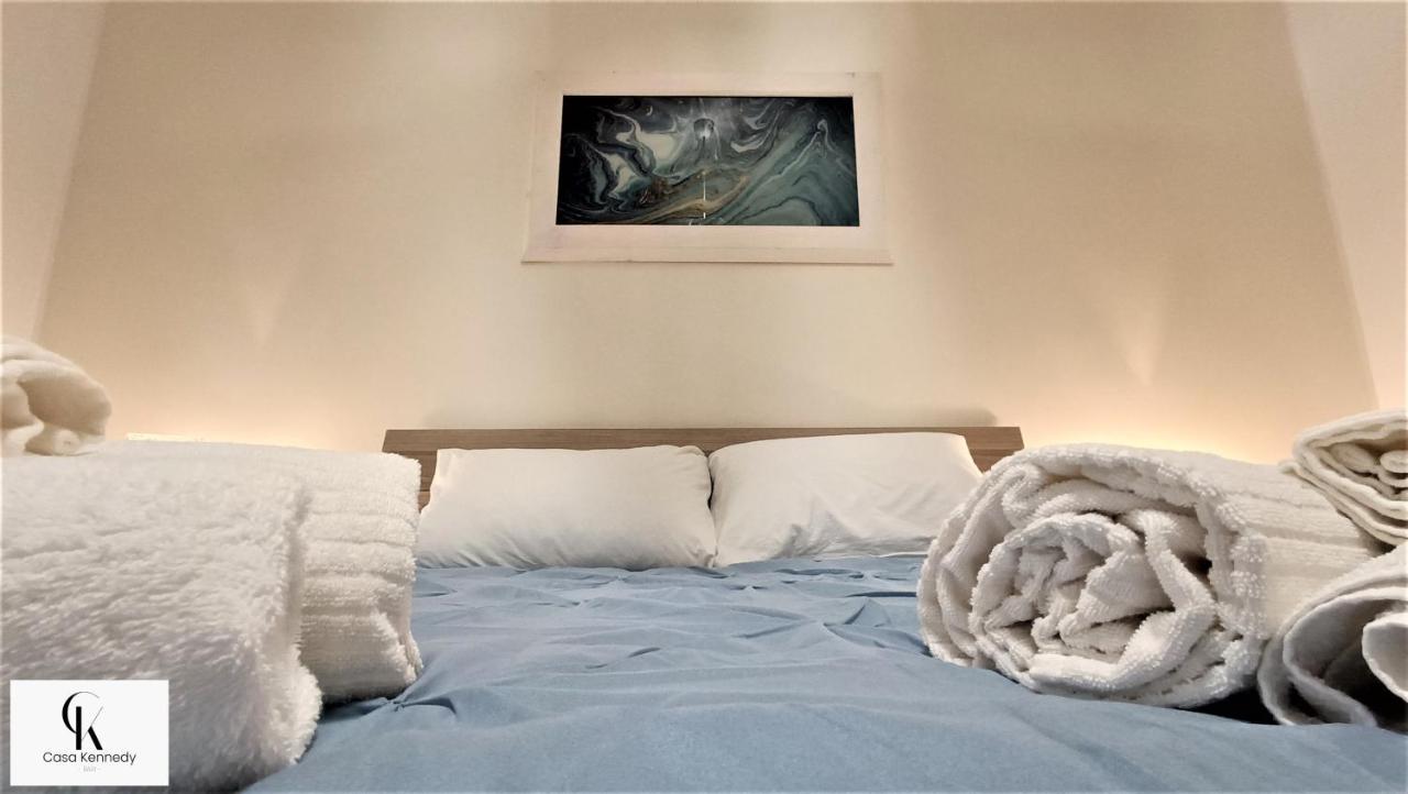 Casa Kennedy Apartment Bari Bagian luar foto