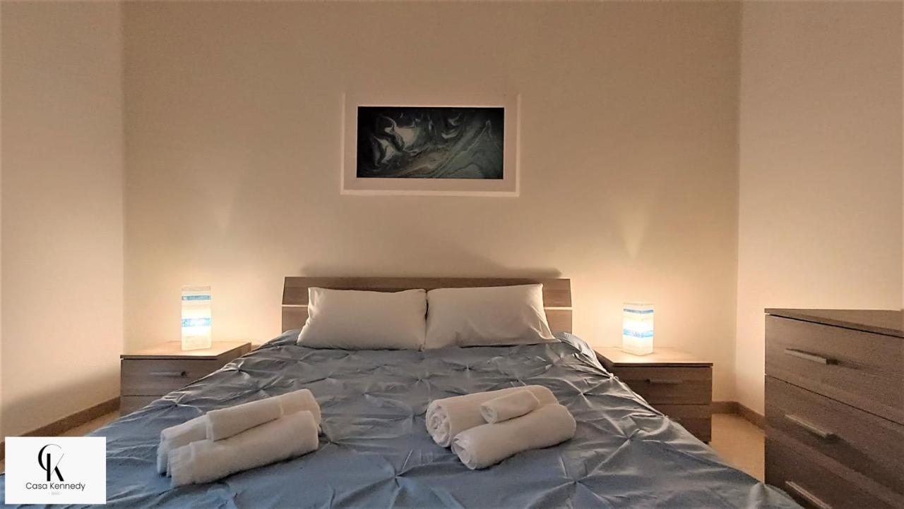 Casa Kennedy Apartment Bari Bagian luar foto