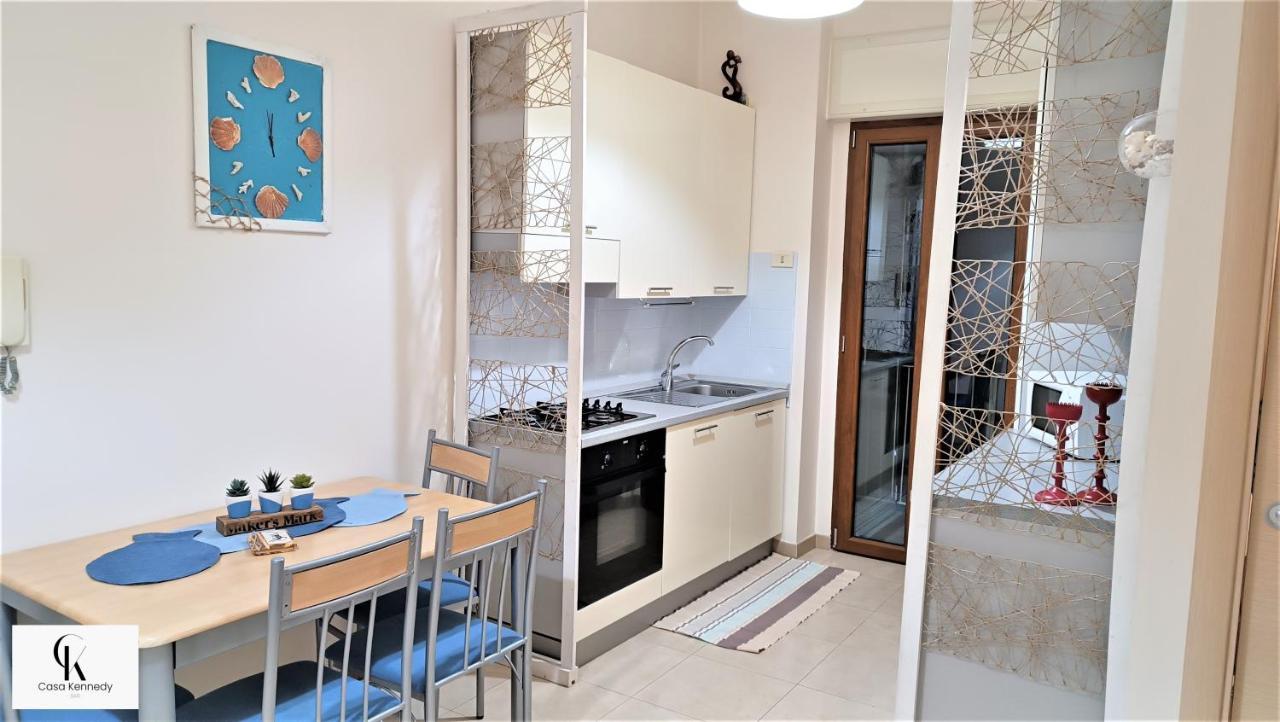 Casa Kennedy Apartment Bari Bagian luar foto