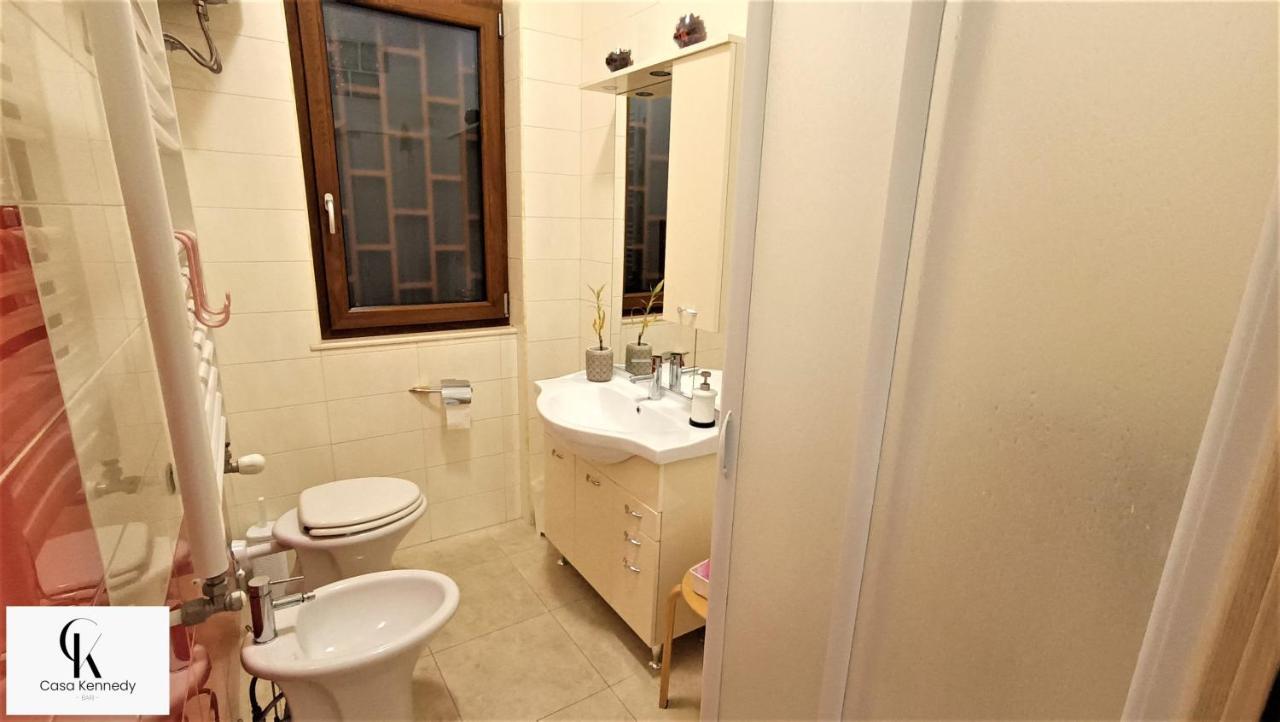 Casa Kennedy Apartment Bari Bagian luar foto